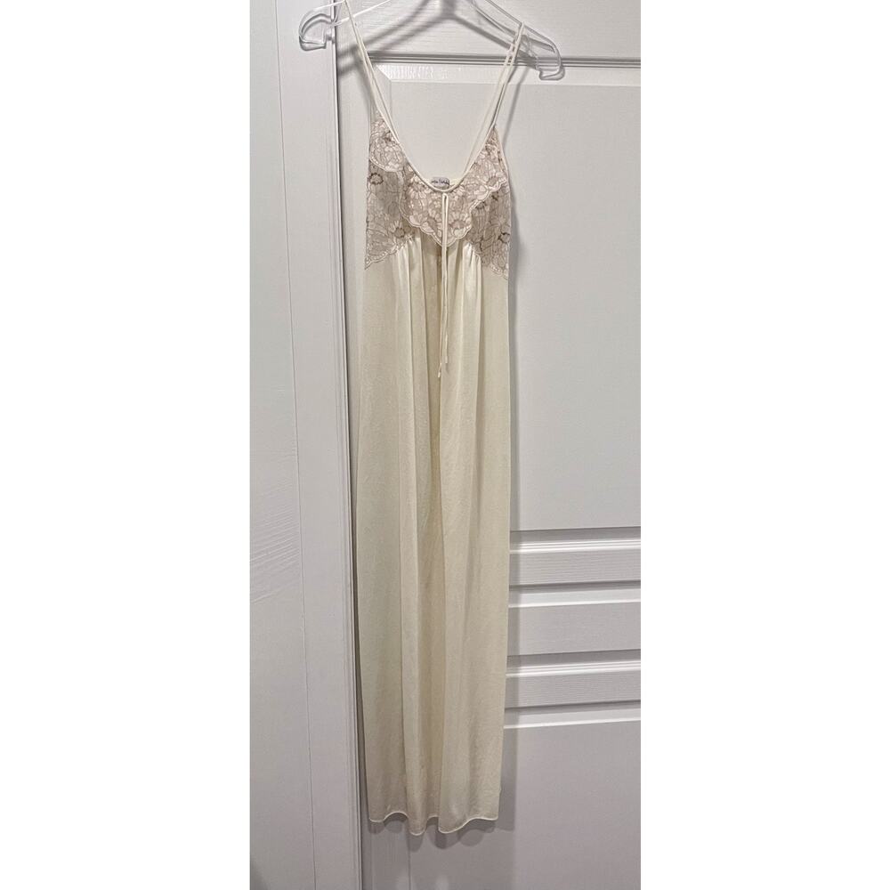 Vintage Diane Von Furstenberg Lingerie Off White Lace Nightgown Maxi